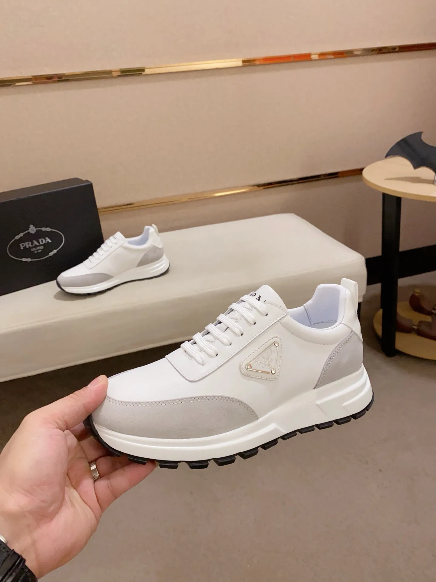 Men's shoes 💰: 500💰 [Prada～Prada] Trendy new styles are on the market. Same style as the official website. Counter quality. Original matching. [Strong] [Strong] Selected first-layer cowhide fabric. Comfortable and breathable sheepskin lining, fine workmanship, upper layer made of 100% pure cowhide, original last shape, comfortable on the feet, shoe sizes 38 to 44